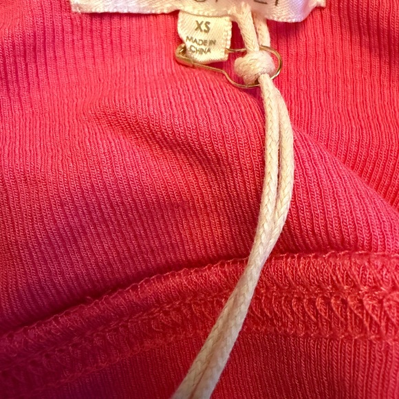 Pink Ribbed Crop Top - Picture 2 of 2